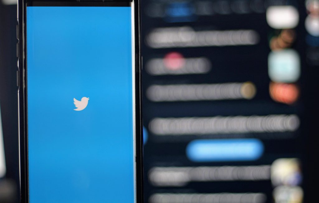 توییتر خبر از راه‌اندازی قابلیت سرچ کلمه کلیدی برای پیام‌های خصوصی داد